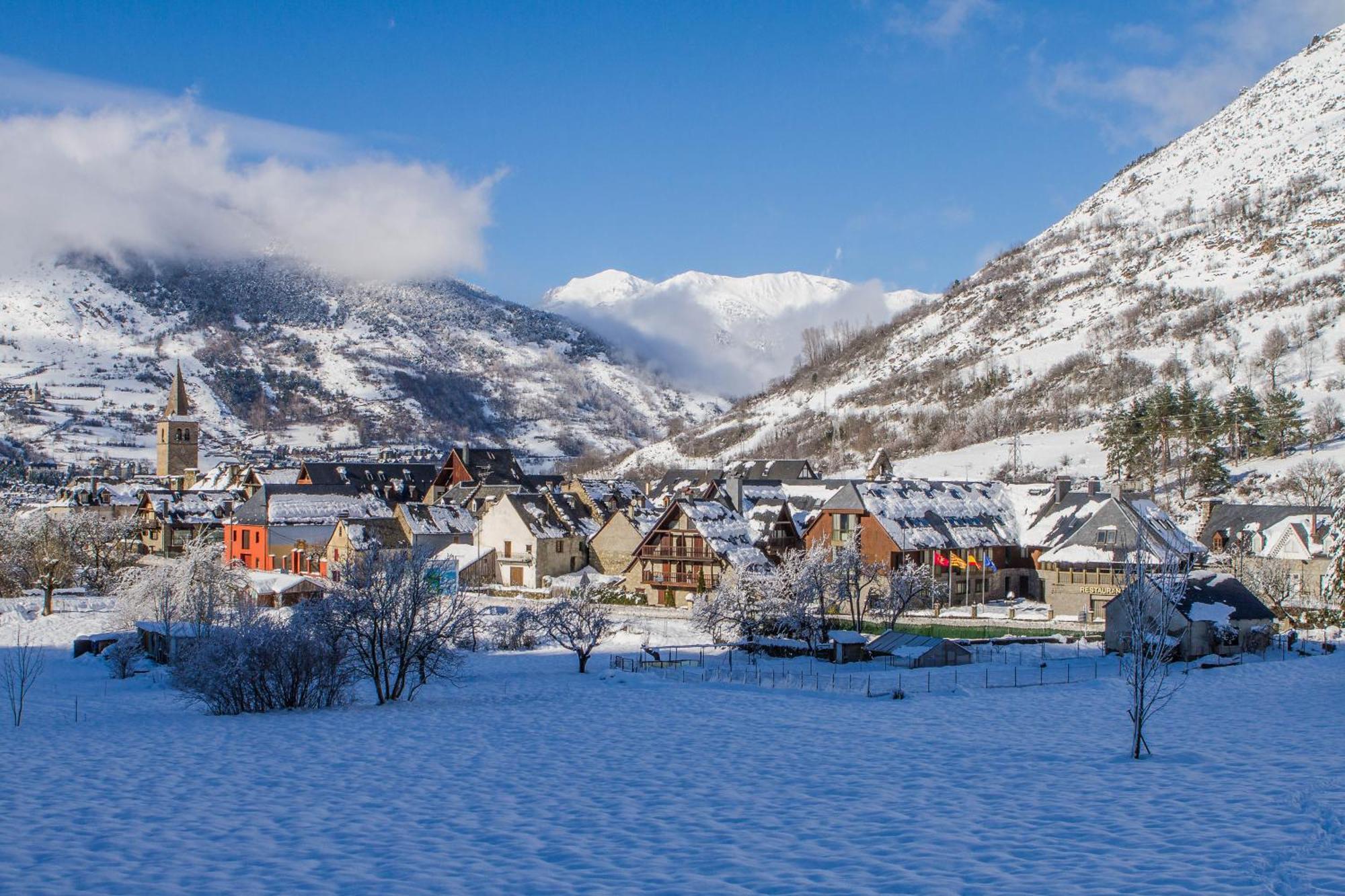 Gran Chalet Hotel & Petit Spa Vielha Kültér fotó